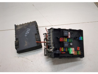 Блок предохранителей Volkswagen Tiguan 2007-2011