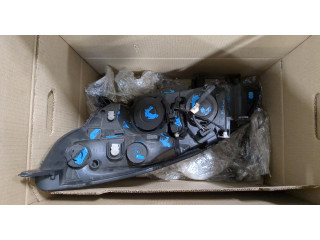 Фара передняя Renault Scenic 2009-2012 правая