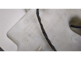 Бачок омывателя  Volkswagen Golf 6 2009-2012    