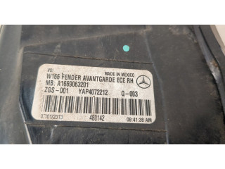 Задний фонарь A1669063201