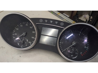 Панель приборов  Mercedes GL X164 2006-2012            4.7  Бензин