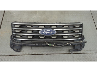 Решетка радиатора  Ford Explorer 2015-2019          fb538200