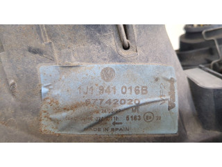 Фара передняя  Volkswagen Golf 4 1997-2005 правая 