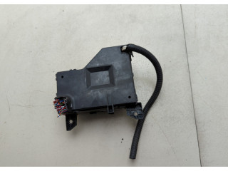 Блок предохранителей  Mitsubishi Carisma         