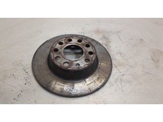 Диск тормозной Volkswagen Caddy 2010-2015 задний 1K0615601AA