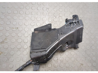 Блок предохранителей  Toyota Camry V40 2006-2011         