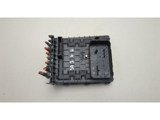 Блок предохранителей Skoda Octavia (A5) 2004-2013