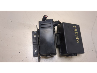 Блок предохранителей  Opel Antara         