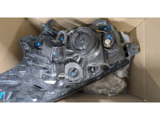 Фара передняя  Renault Trafic 2014-2021 правая 