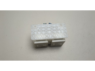 Блок предохранителей  Lexus LS460 2006-2017      8273450040, 8E060635   