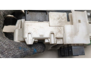 Блок предохранителей  Mitsubishi Endeavor 2003-2011         