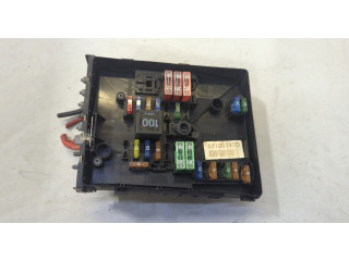Блок предохранителей  Volkswagen Golf 5 2003-2009         