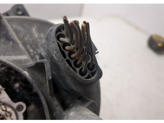 Фара передняя Volkswagen Caddy 2004-2015 правая