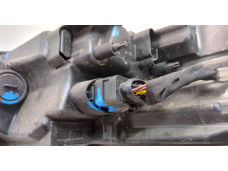 Фара передняя  Skoda Octavia (A8) 2019-2025 правая 