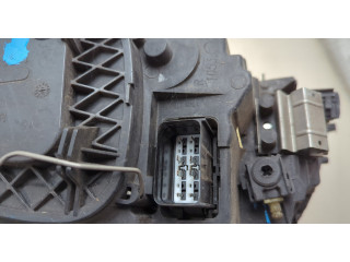 Фара передняя  Volvo V50 2004-2012 правая 