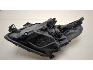 Фара передняя  Toyota Urban Cruiser правая 