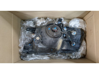 Фара передняя  Mitsubishi Pajero / Montero 2000-2006 правая 