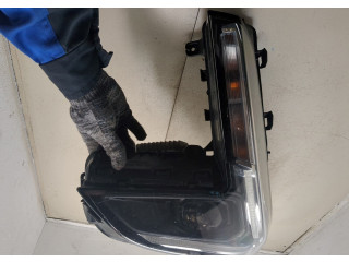 Фара передняя  Cadillac XT4 правая 