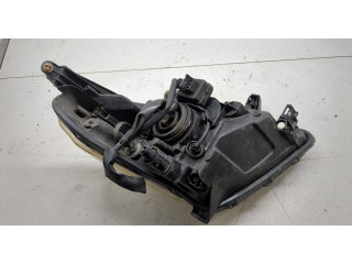 Фара передняя  Toyota Urban Cruiser левая 