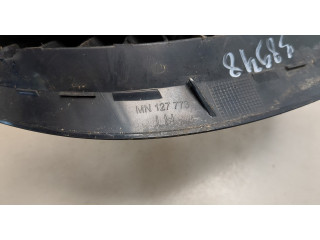 Решетка радиатора Mitsubishi Colt 2002-2012 MN127773