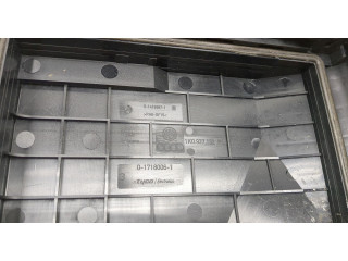 Блок предохранителей Volkswagen Caddy 2004-2015