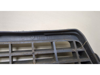 Решетка радиатора Mercedes E W210 1995-2002