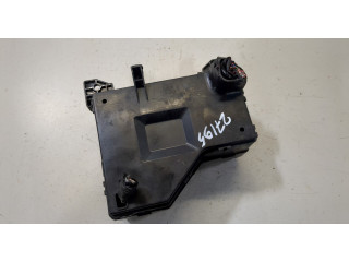 Блок предохранителей Mitsubishi Carisma