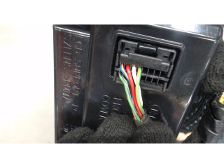 Дисплей бортового компьютера Nissan Elgrand 1997-2002 957101H300