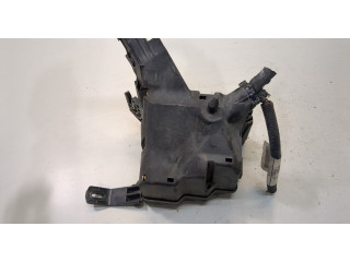 Блок предохранителей Ford B-Max AE8T14A003AA