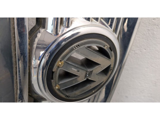 Решетка радиатора  Volkswagen Phaeton 2002-2010          3D0853651H