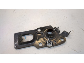 Замок капота  Saturn VUE 2001-2007     