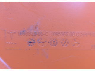 Крышка блока предохранителей Tesla Model 3 2017-2023