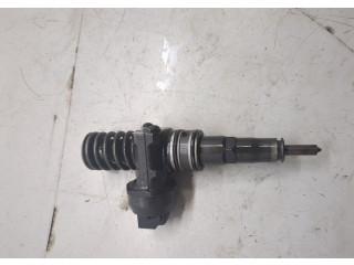 Форсунка топливная Volkswagen Golf Plus 038130073AG