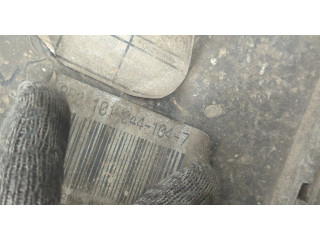 Бампер  Volvo V70 2000-2007 передний   