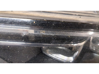 Фара передняя Volkswagen Passat 8 2015- левая