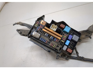 Блок предохранителей  Toyota Highlander 2 2007-2013      8272048120   