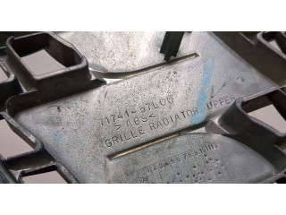 Решетка радиатора  Suzuki Kizashi          