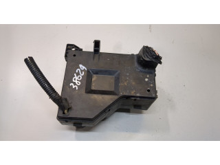 Блок предохранителей Mitsubishi Carisma