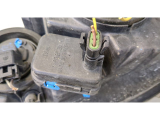 Фара передняя Opel Zafira A 1999-2005 правая