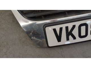 Решетка радиатора  Volkswagen Passat 6 2005-2010          3C0853651B