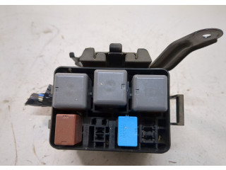 Блок реле  Toyota Highlander 2 2007-2013         