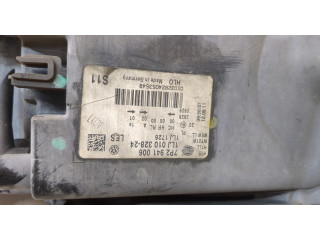 Фара передняя  Volkswagen Touareg 2010-2014 правая 