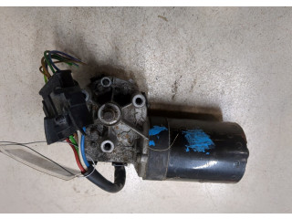 Двигатель стеклоочистителя (моторчик дворников) передний  Audi A4 (B5) 1994-2000      