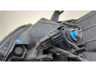 Фара передняя Infiniti QX56 2010-2013 правая