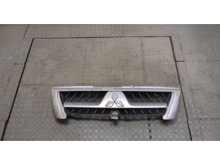 Решетка радиатора  Mitsubishi Pajero / Montero 2000-2006            3.2 