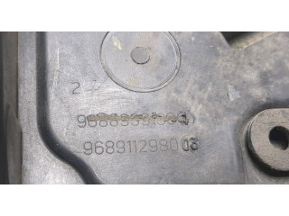 Клапанная крышка двигателя ДВС Ford Focus 3 2011-2015 1.6 1685815, AV6Q6K271AA