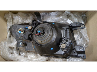 Фара передняя Mitsubishi Pajero / Montero 2000-2006 левая