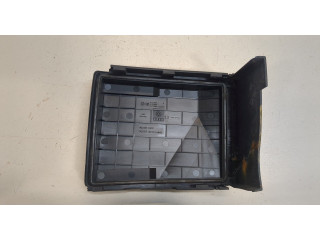 Крышка блока предохранителей  Volkswagen Golf 6 2009-2012         