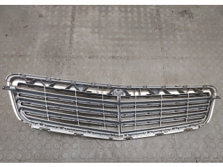 Решетка радиатора Mercedes C W204 2007-2013