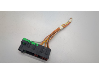 Блок предохранителей  Peugeot 406 1999-2004      9627791880   